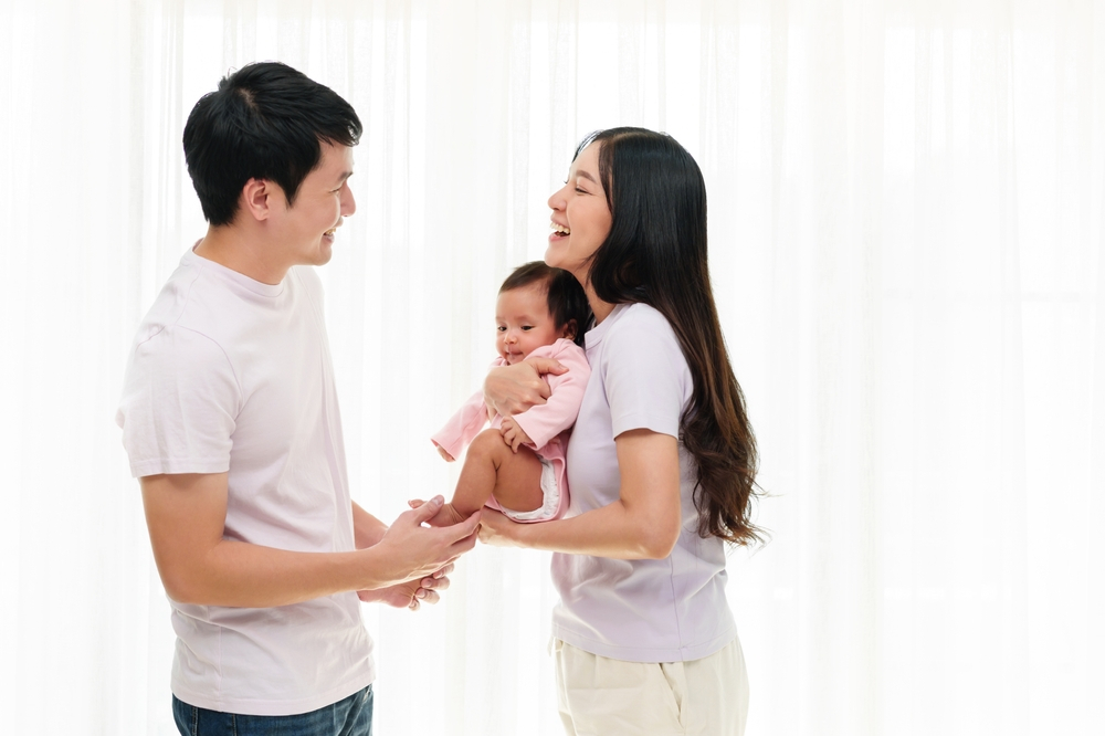 Chồng 1996 vợ 2005 sinh con năm nào hợp