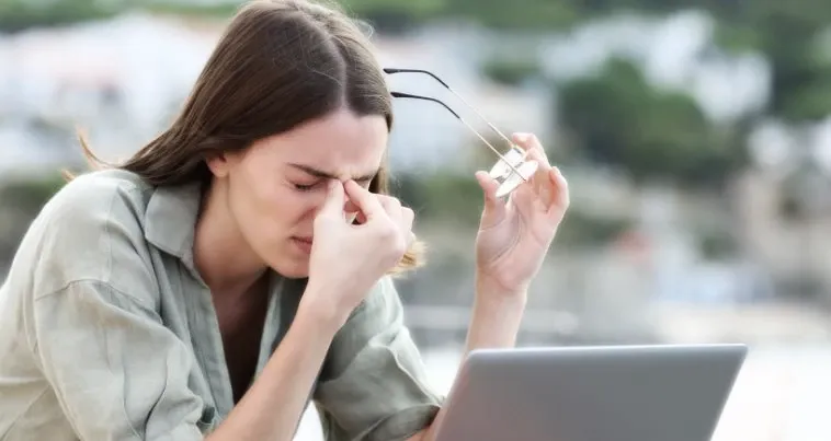 Diễn giải mắt trái giật