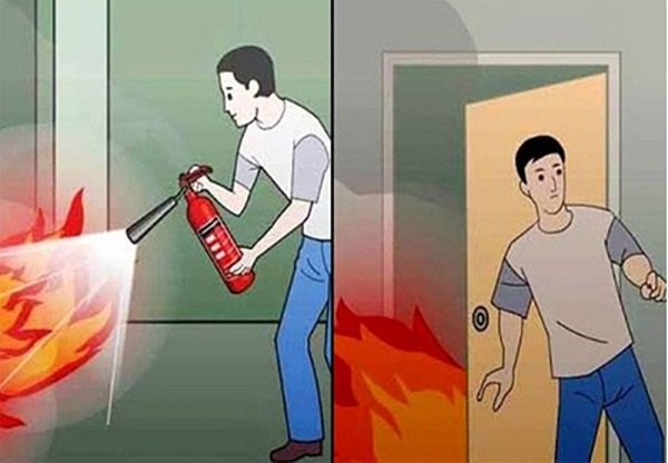Lửa cháy lớn và người đang dập lửa đánh đề