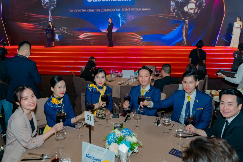 Bài cúng tất niên công ty cuối năm trang trọng