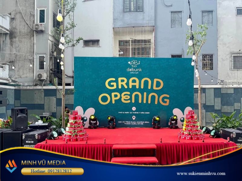Bàn lễ cúng khai trương quán ăn đầy đủ lễ vật