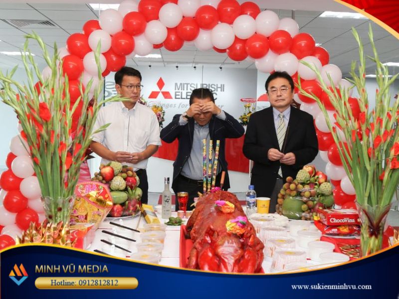 Cúng lễ khai xuân đầy đủ: Hướng dẫn mâm lễ, cách cúng, giờ đẹp và văn khấn chuẩn nhất Mâm lễ cúng khai xuân truyền thống tại nhà