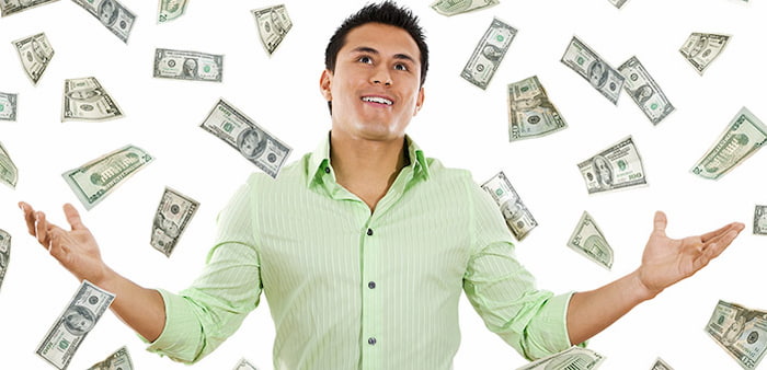 Người nằm mơ thấy lượm tiền trên đường