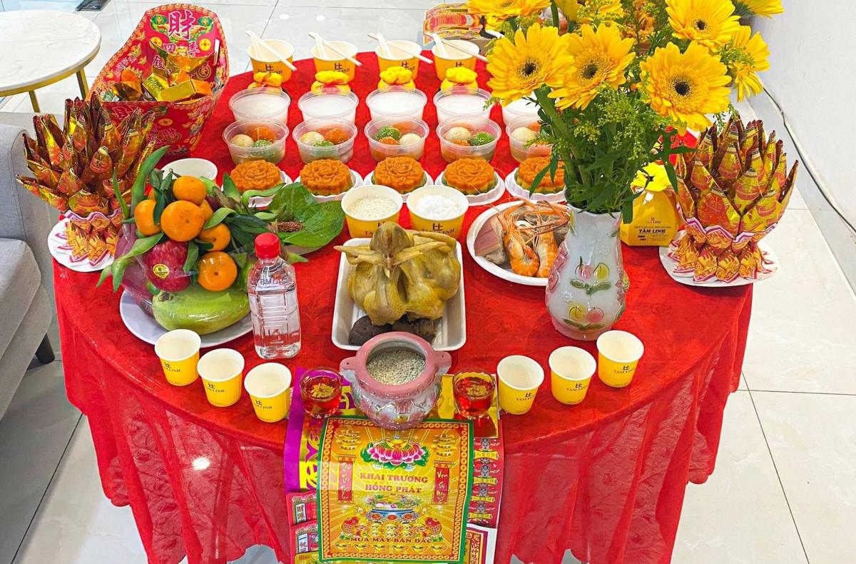 Mâm cúng khai trương đầu năm đầy đủ lễ vật