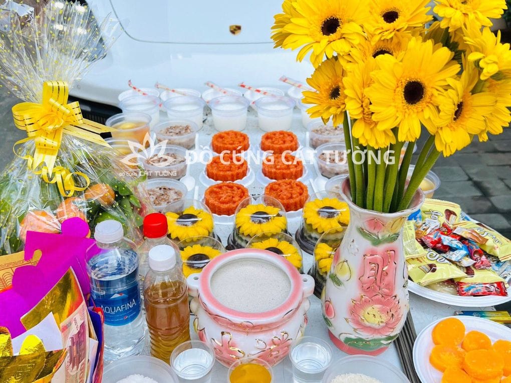 Cúng xe đầu năm cầu bình an và may mắn