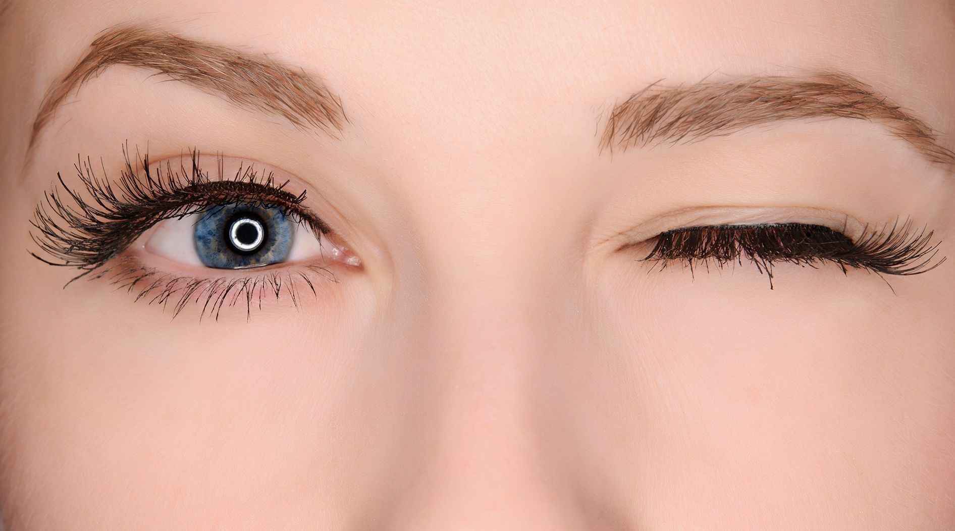 Tìm hiểu mắt phải giật qua góc nhìn khoa học