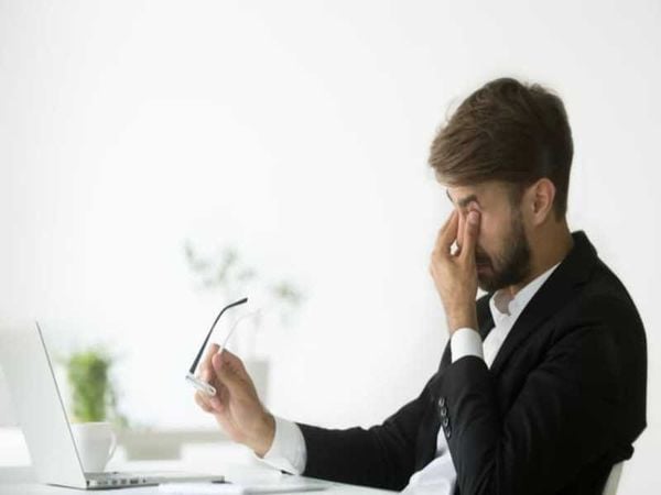 Dấu hiệu mắt giật ở nam và nữ