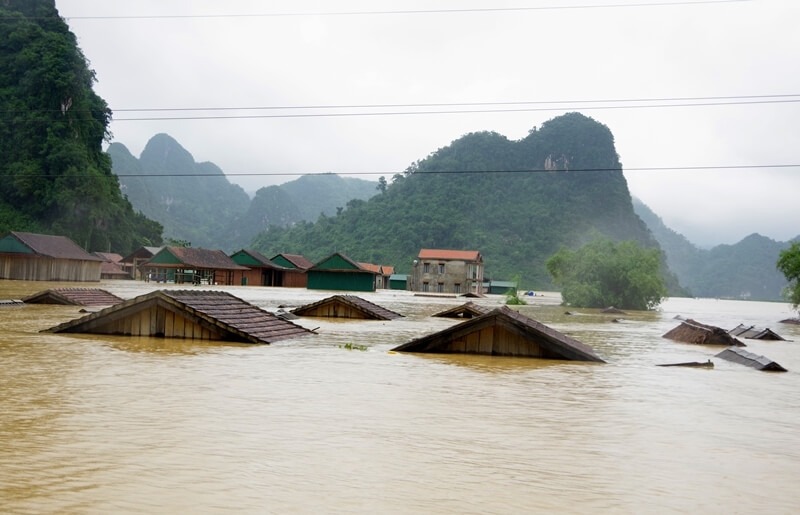 Người nằm mơ thấy nước ngập tràn nhà