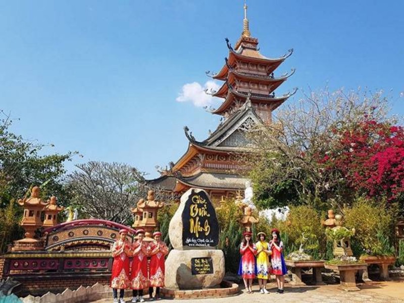 Nằm mơ thấy đi chùa nên đánh đề con gì