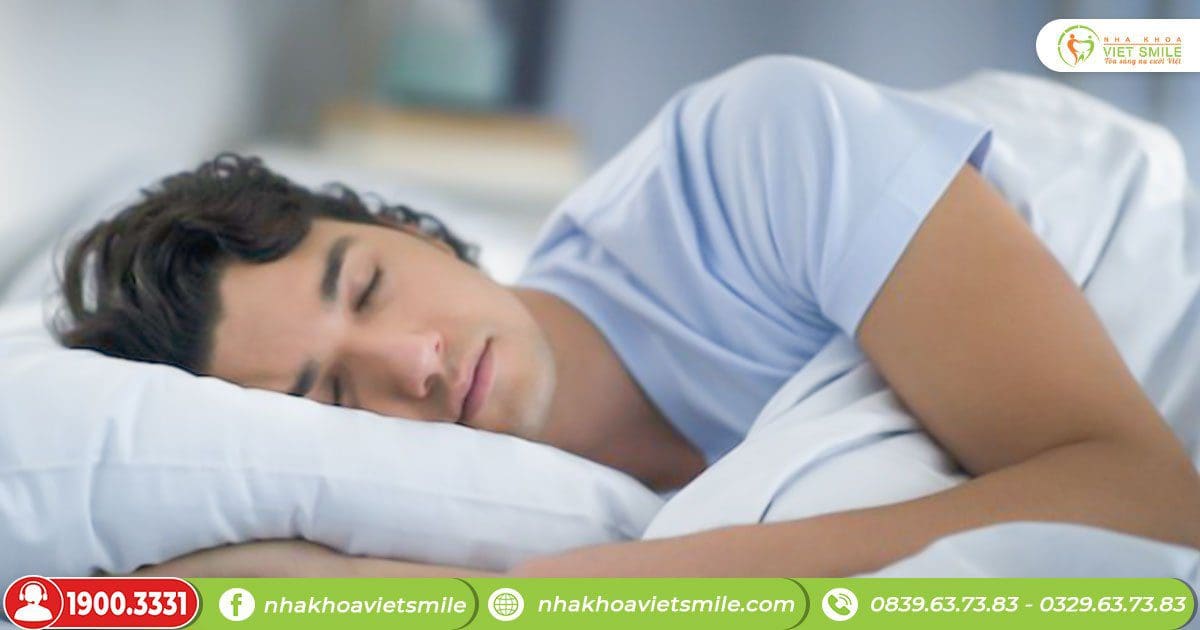 Người nằm mơ thấy rụng nhiều răng trên giường