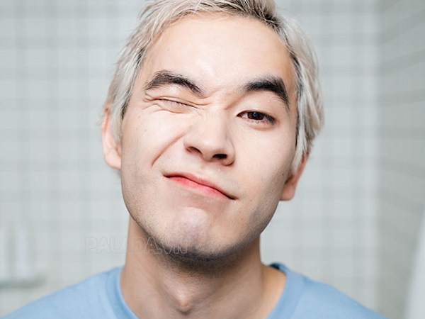 Điềm báo khi nháy mắt phải ở nam