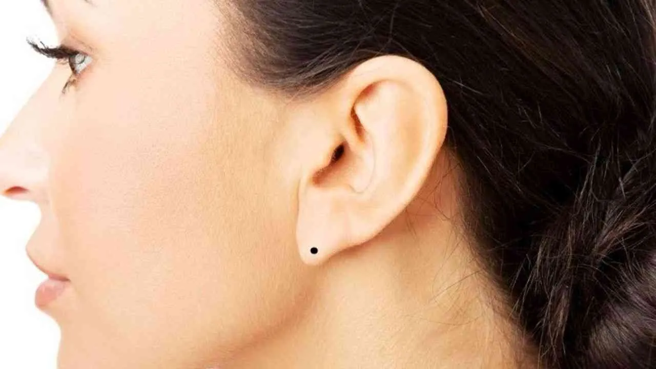 Nốt ruồi ở dái tai tượng trưng cho phúc lộc