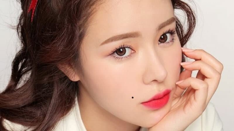 Nốt ruồi ở mép miệng