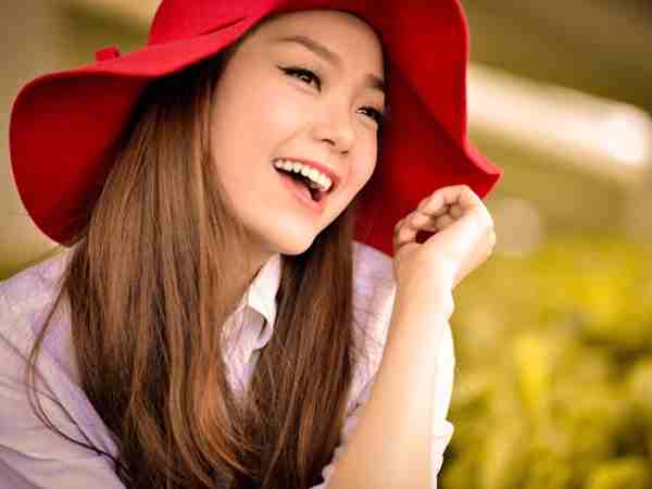 Nữ sinh 1987 xinh đẹp trong tà áo dài trắng