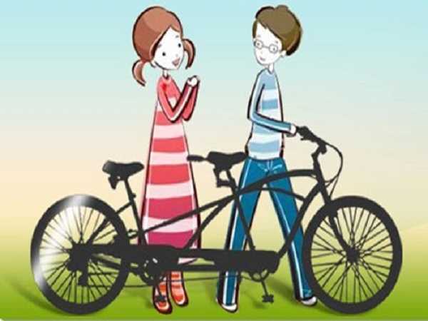 Nữ sinh 1989 tươi cười trong bộ đồng phục trắng