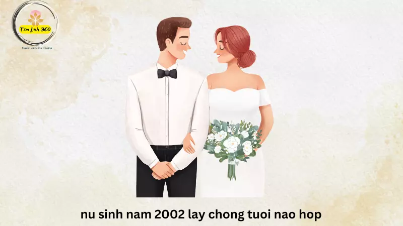 Nữ sinh 2002 mặc áo dài trắng tươi cười