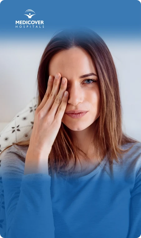 Nháy mắt phải không kiểm soát