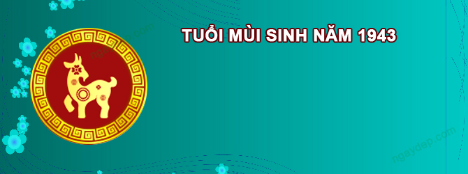 Nữ sinh năm 1943 mặc áo dài truyền thống Việt Nam
