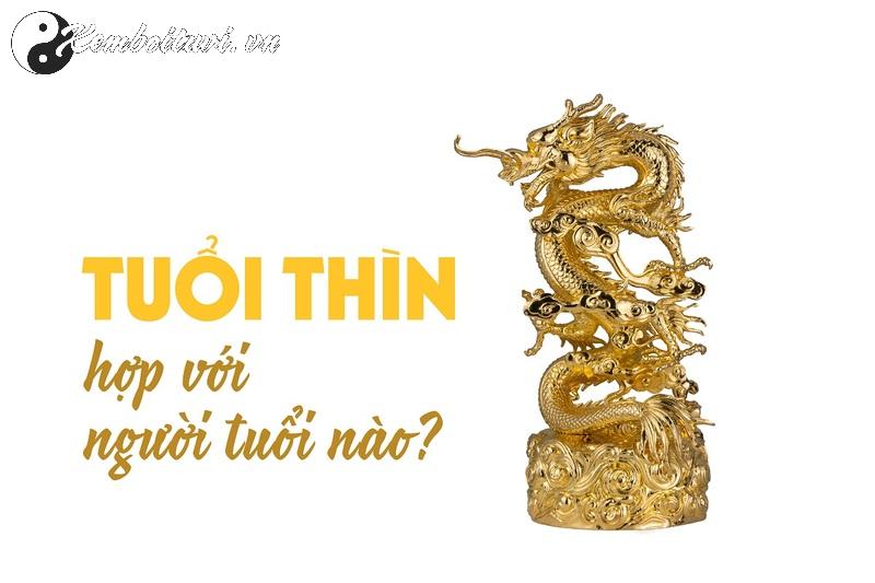 Nữ sinh năm 1952 mặc áo dài truyền thống