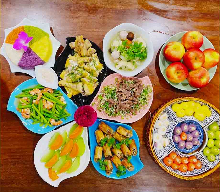 Mâm cúng tết Hàn Thực truyền thống với bánh trôi bánh chay