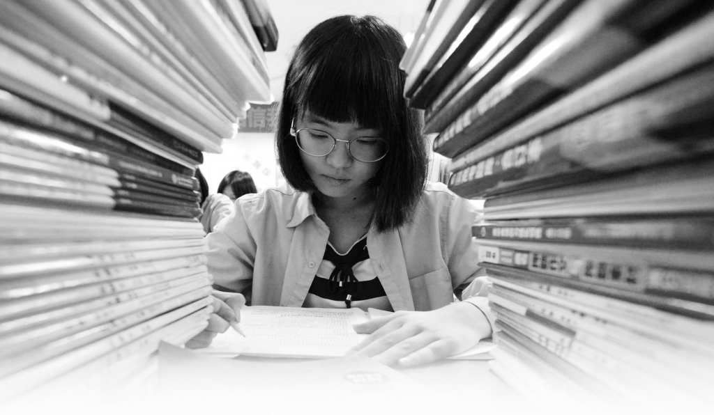 Người nằm mơ thấy đề thi trong phòng học