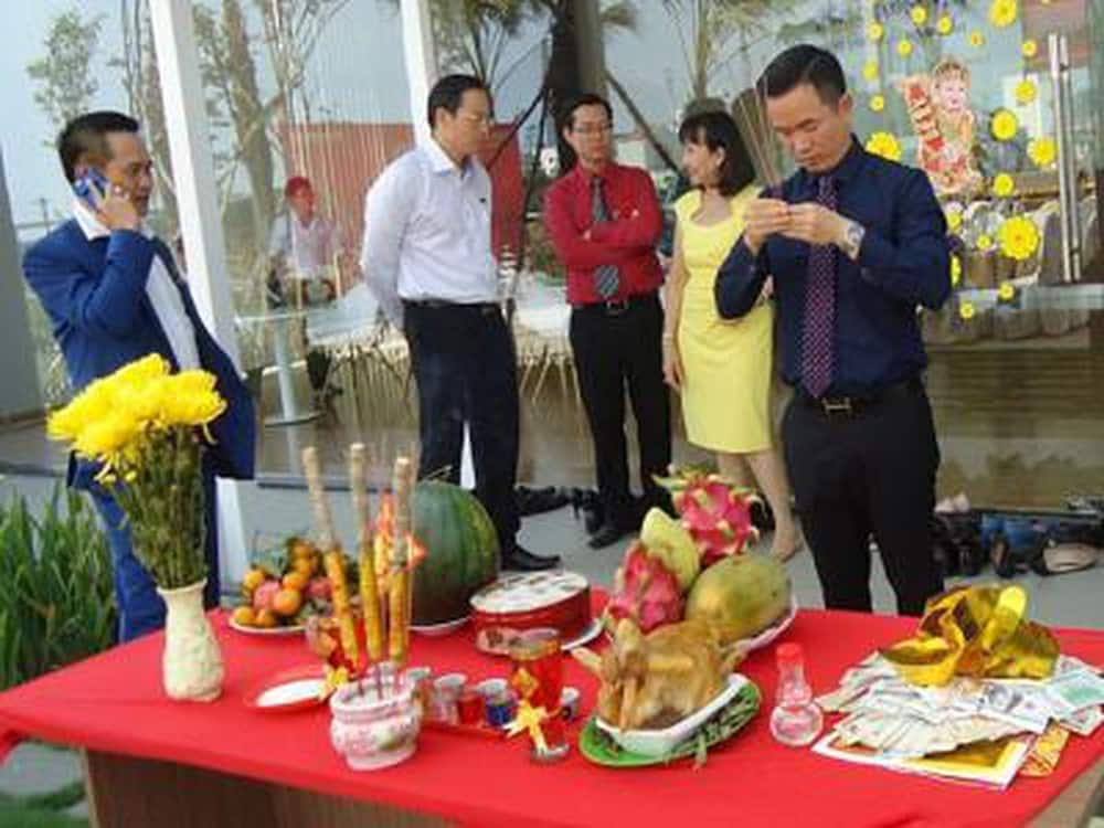 Bài cúng khai trương đầu năm cho công ty mới
