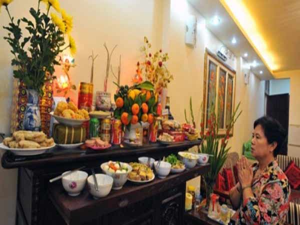 Bài cúng ngày giỗ thường đơn giản trên bàn thờ gia đình