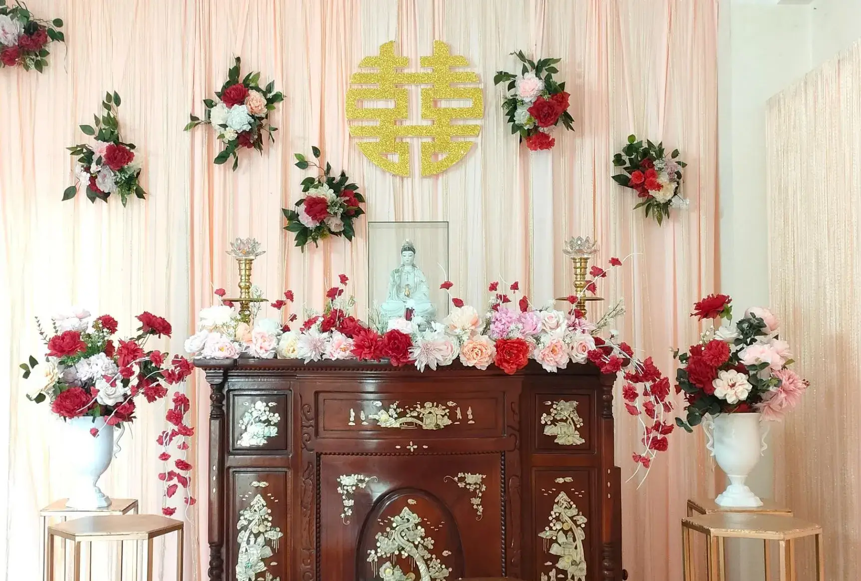 Mâm cúng giỗ gia tiên đầy đủ và trang nghiêm