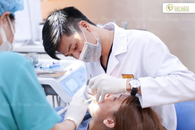 Người nằm mơ thấy rụng nhiều răng trên giường