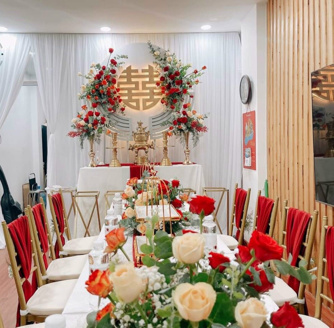 Mâm cúng giỗ gia tiên đầy đủ và trang nghiêm