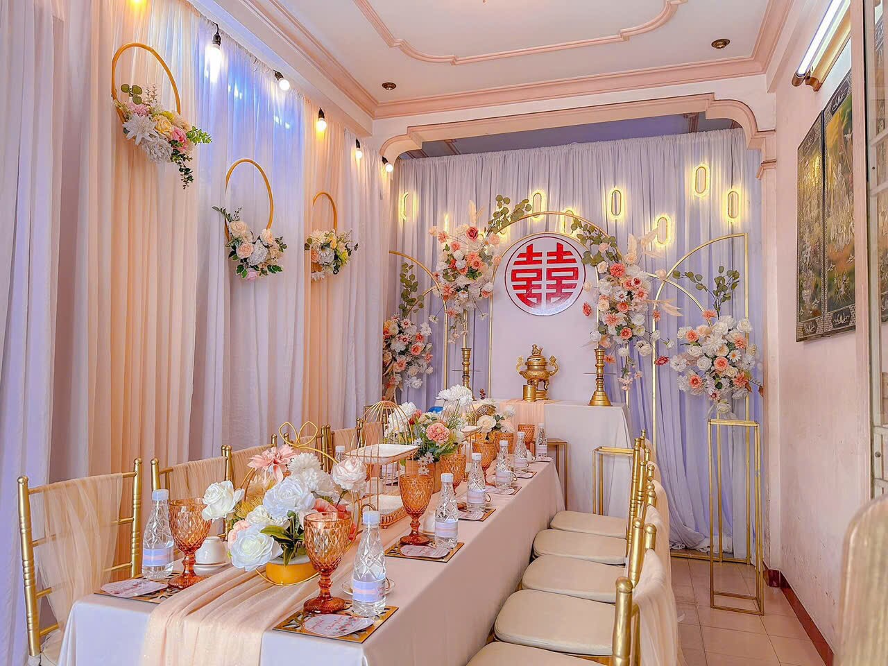 Mâm cúng giỗ gia tiên đầy đủ và trang nghiêm
